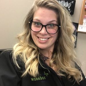 Meet your Posher, Lauren